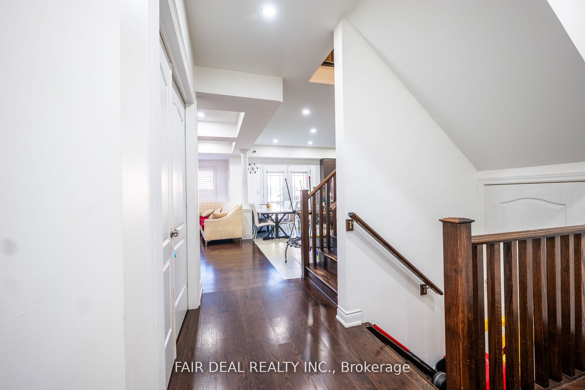 8 Arda Cres