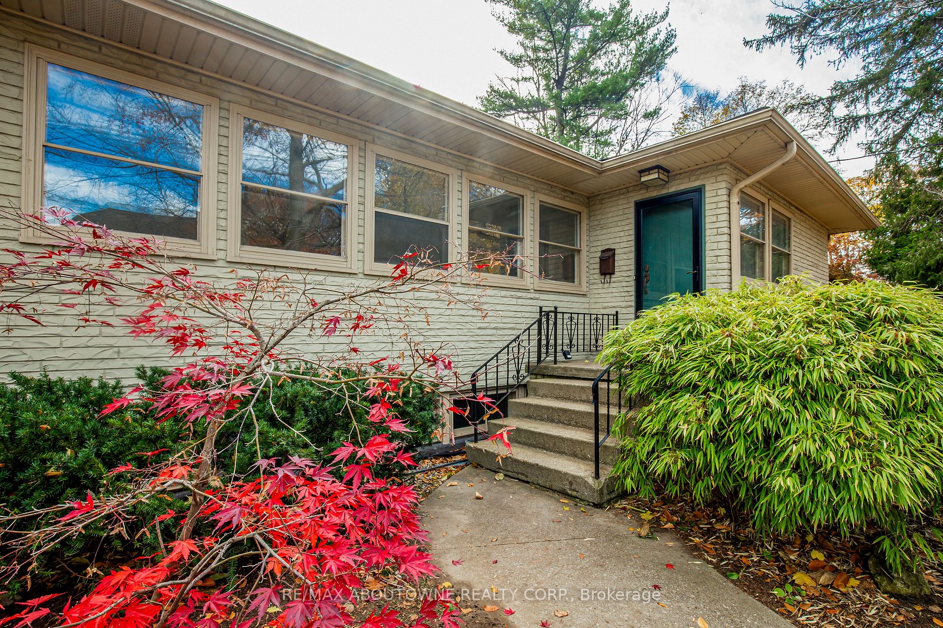 402 Macdonald Road