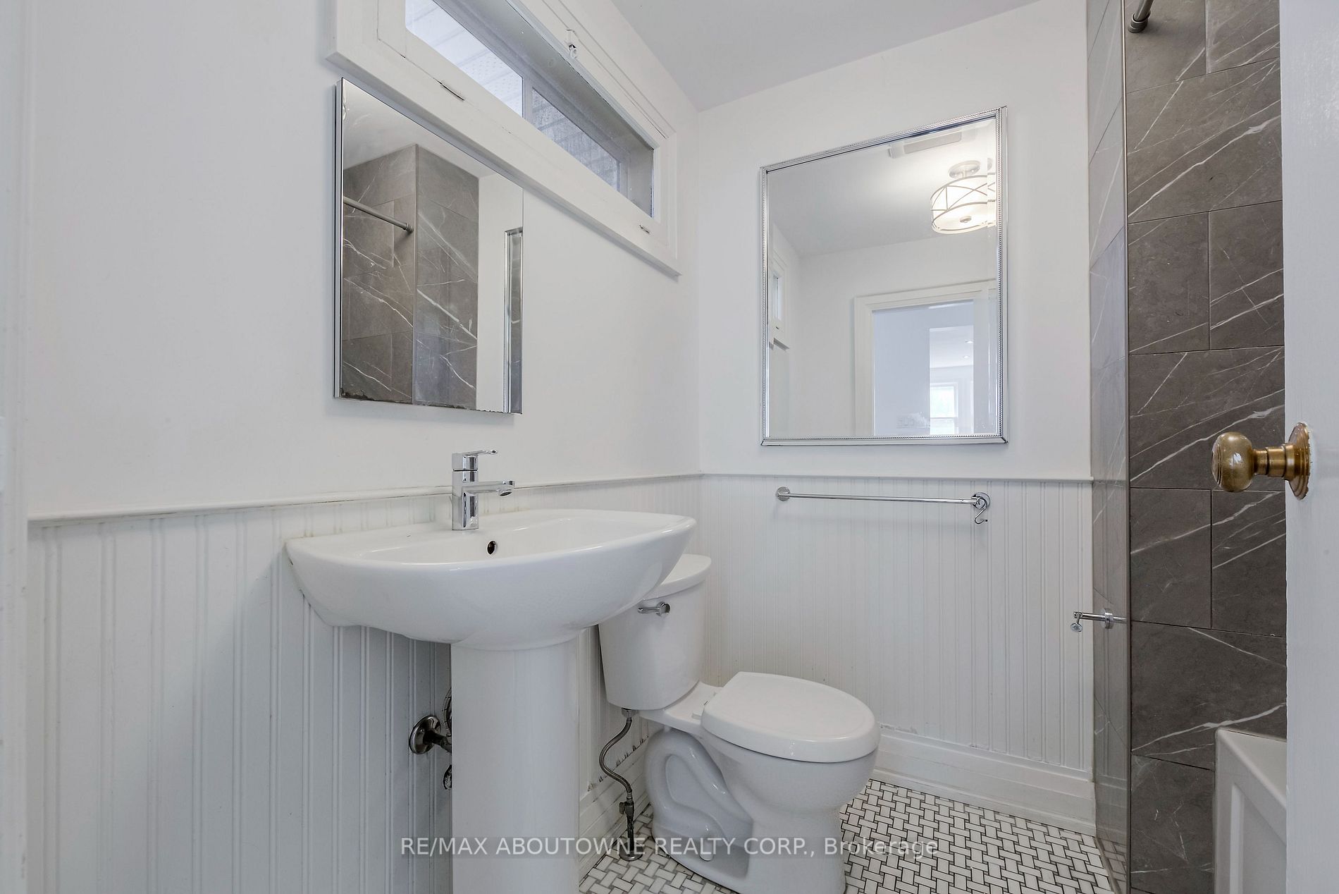 402 Macdonald Road