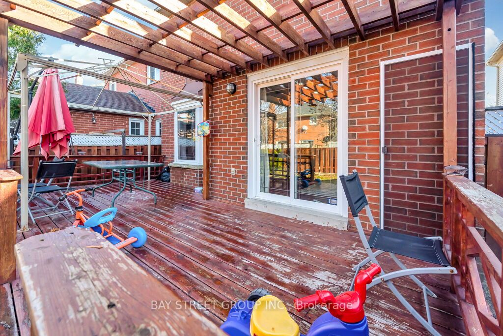 39 Blue Spruce St