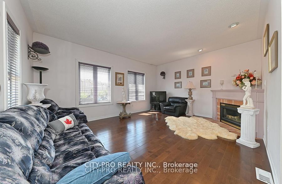 5121 Parkplace Circ