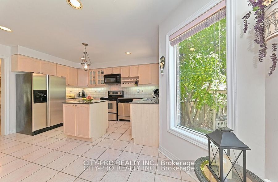 5121 Parkplace Circ