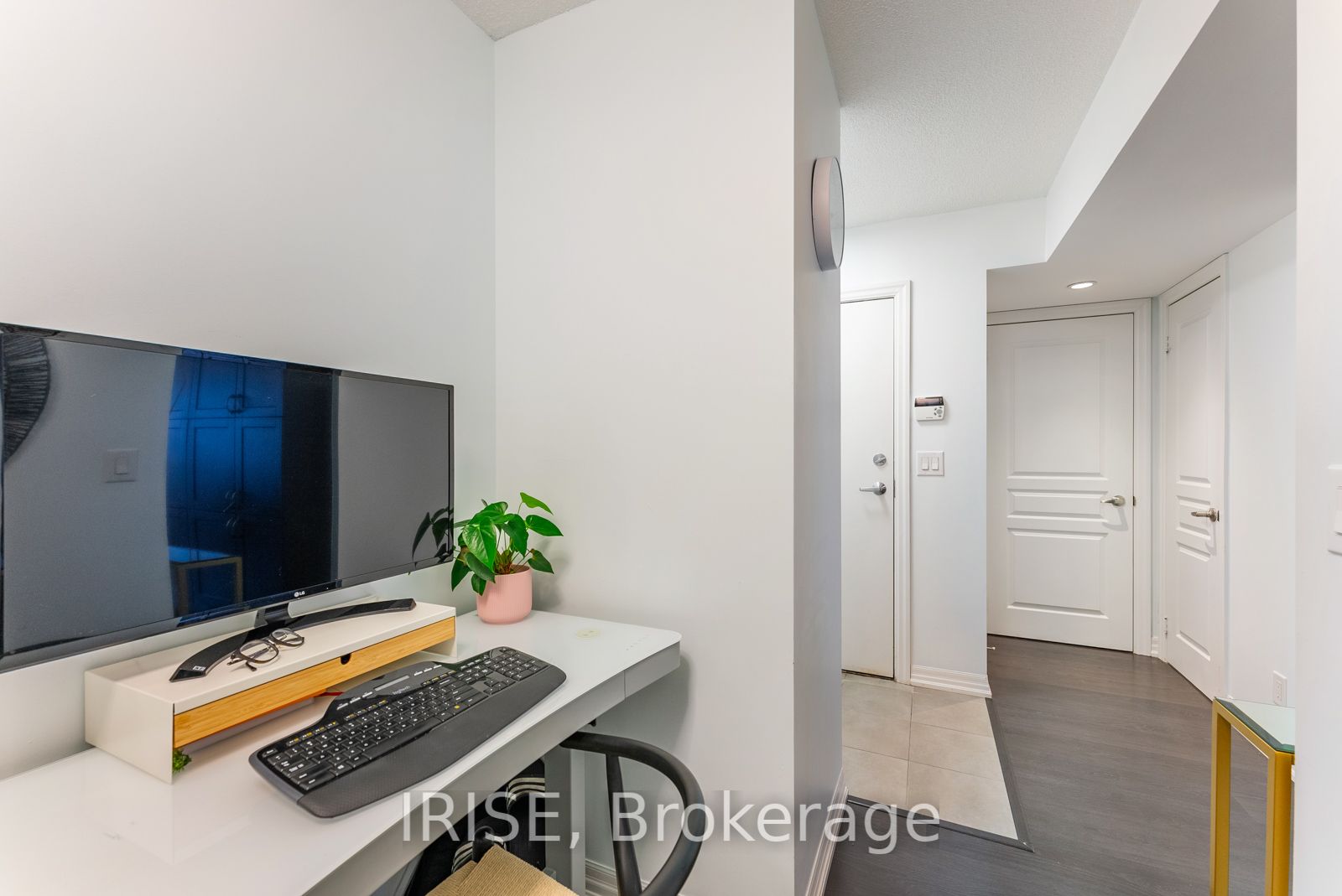 1940 Ironstone Drive, #910