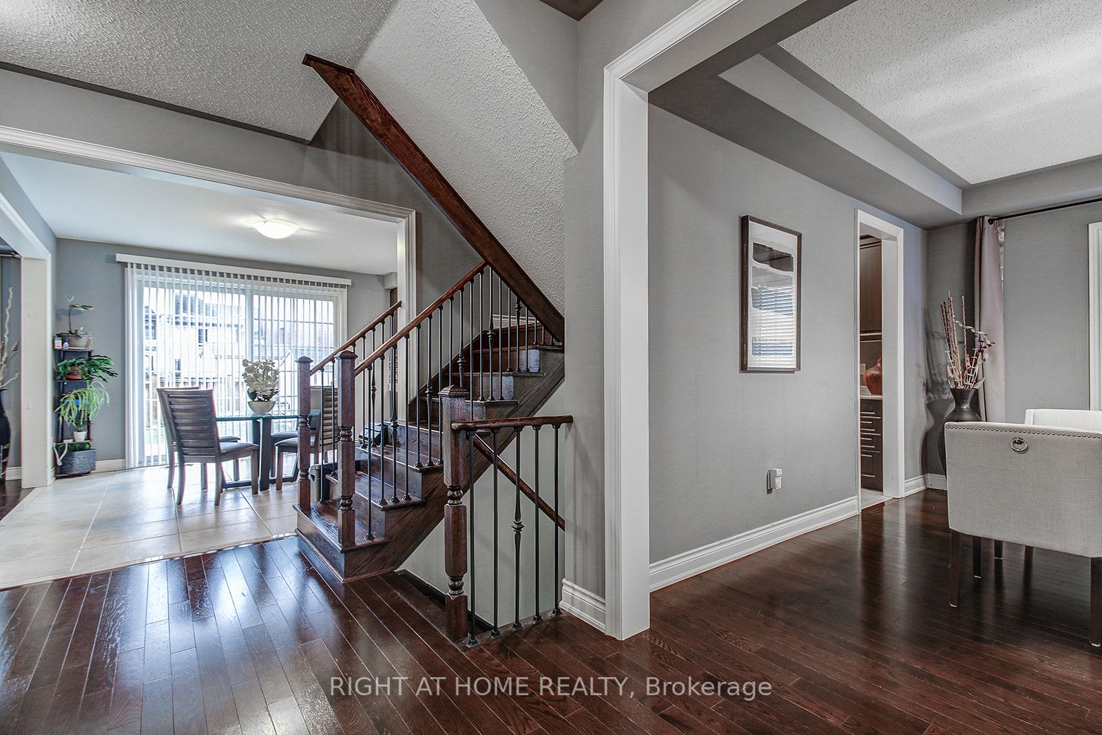 40 Squire Ellis Dr