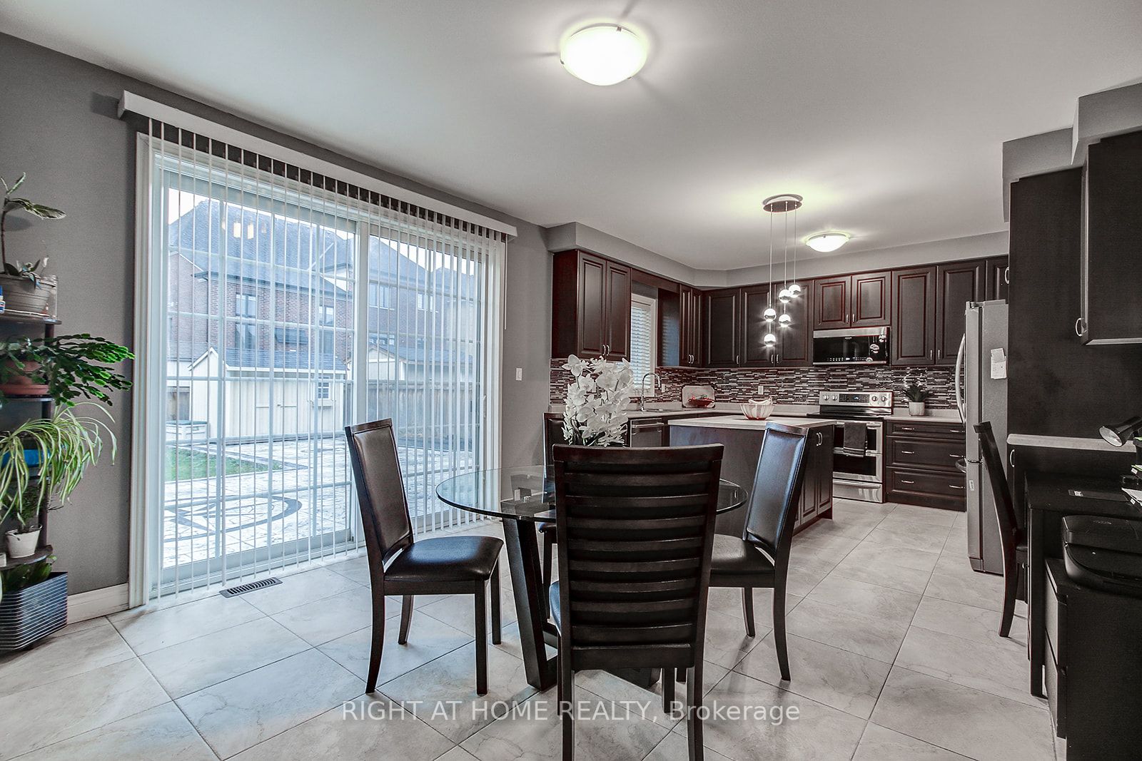 40 Squire Ellis Dr
