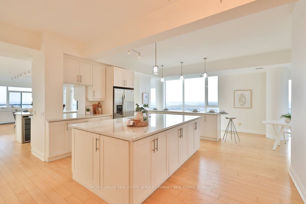 1 Hurontario Street, #2201