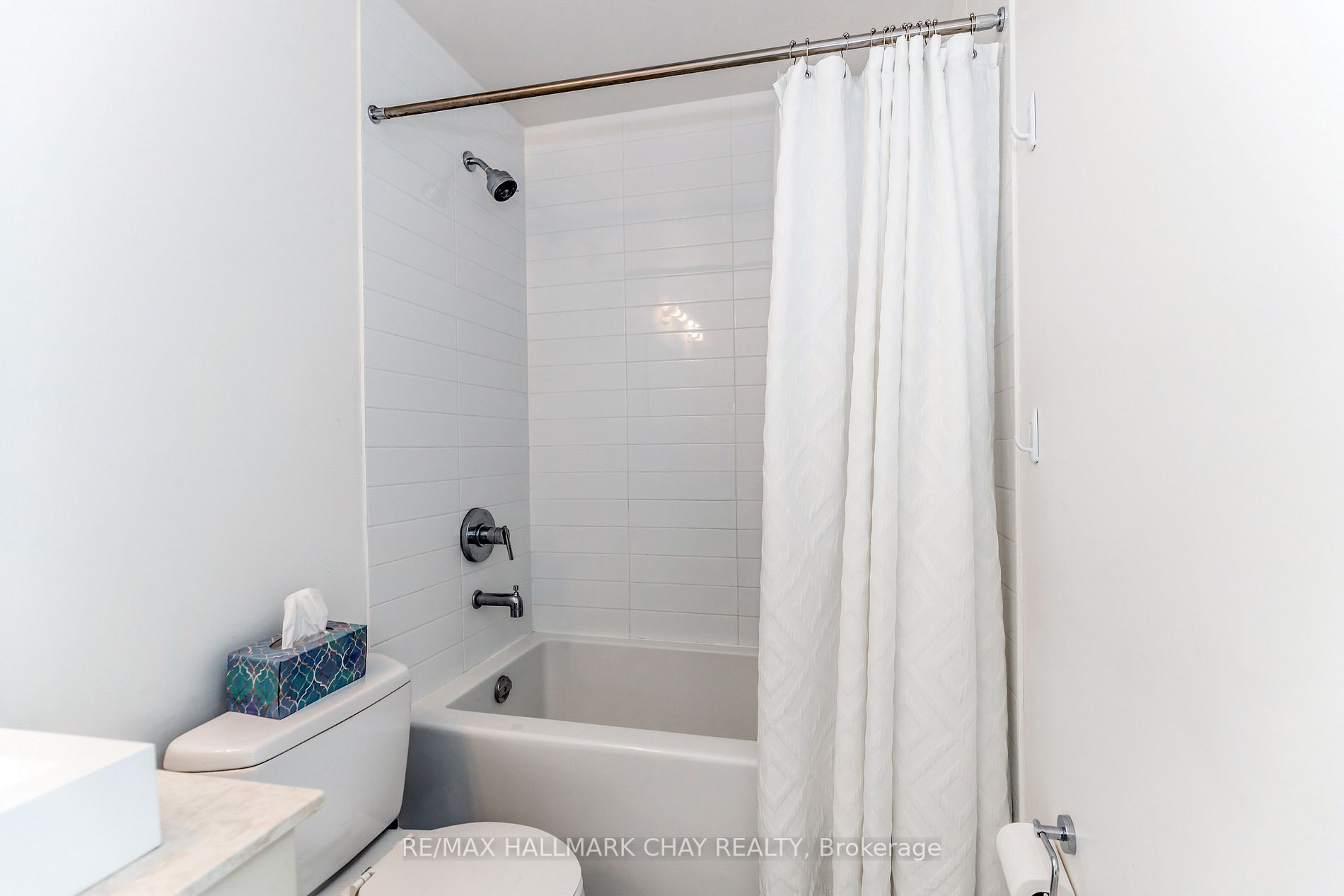 105 The Queensway Ave W, #605