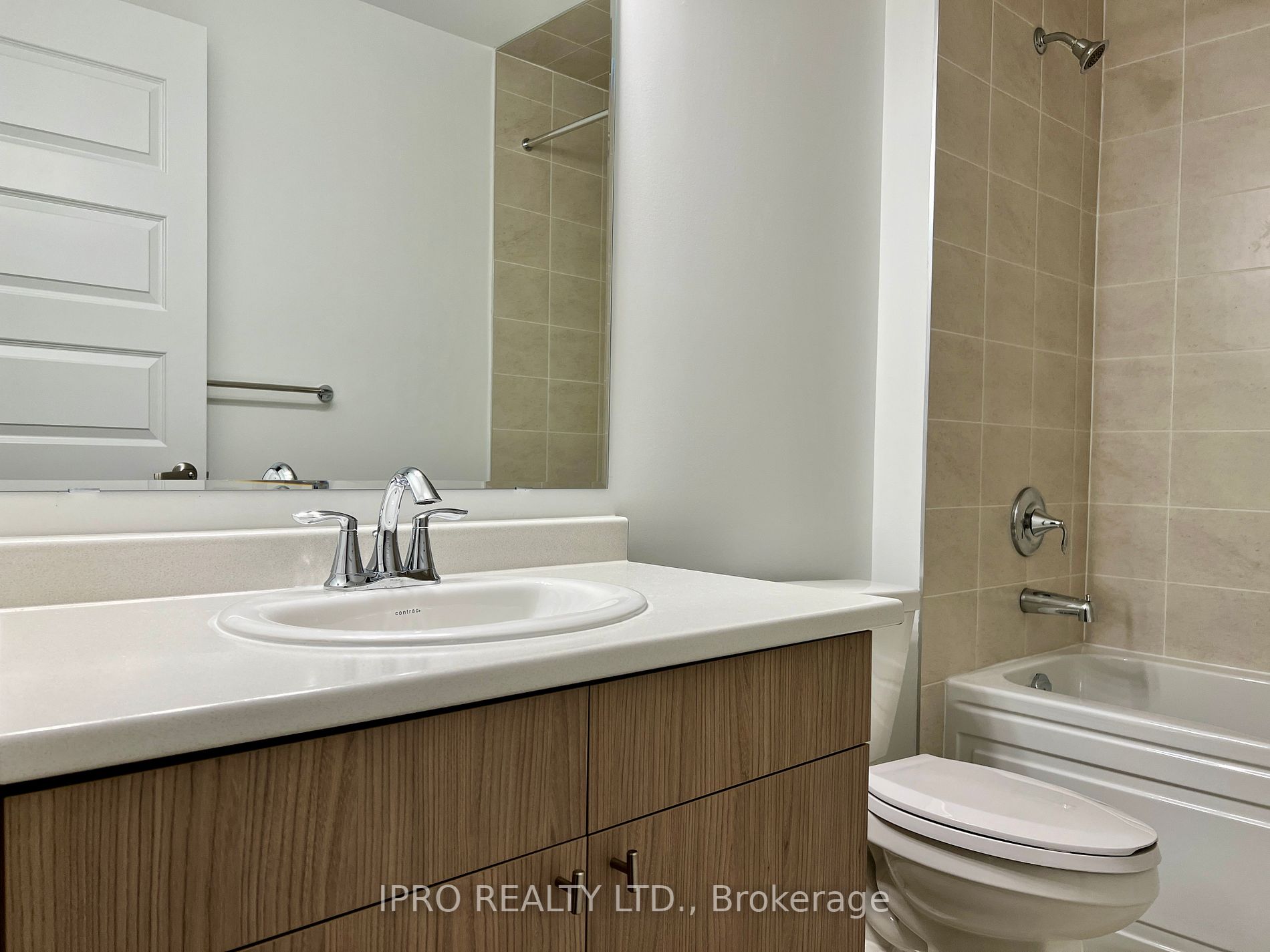 460 Gordon Krantz Ave, #220