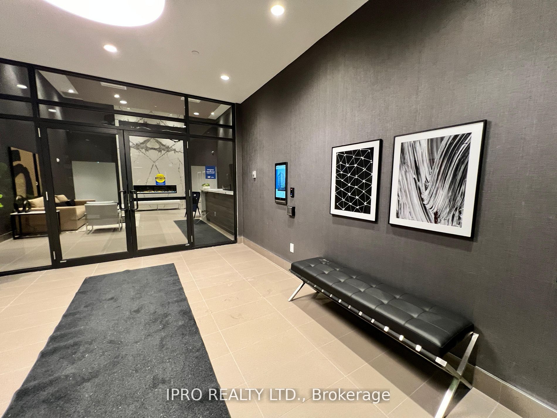 460 Gordon Krantz Ave, #220
