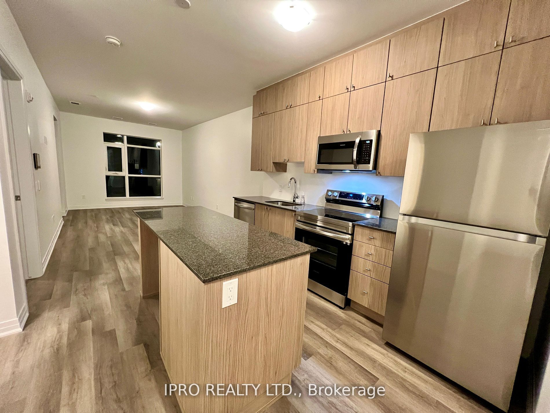 460 Gordon Krantz Ave, #220