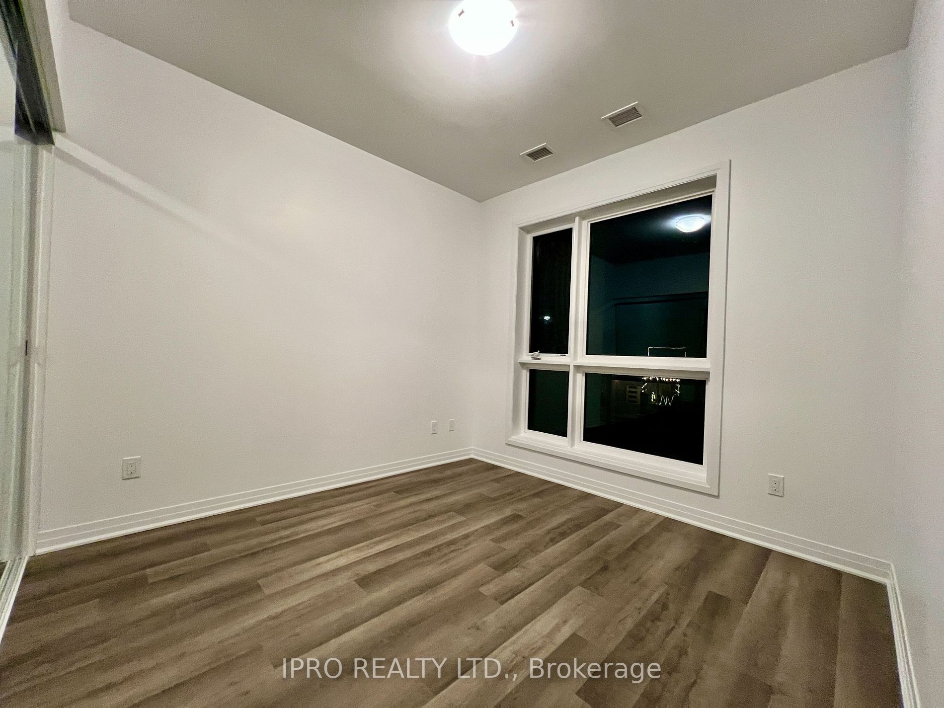 460 Gordon Krantz Ave, #220