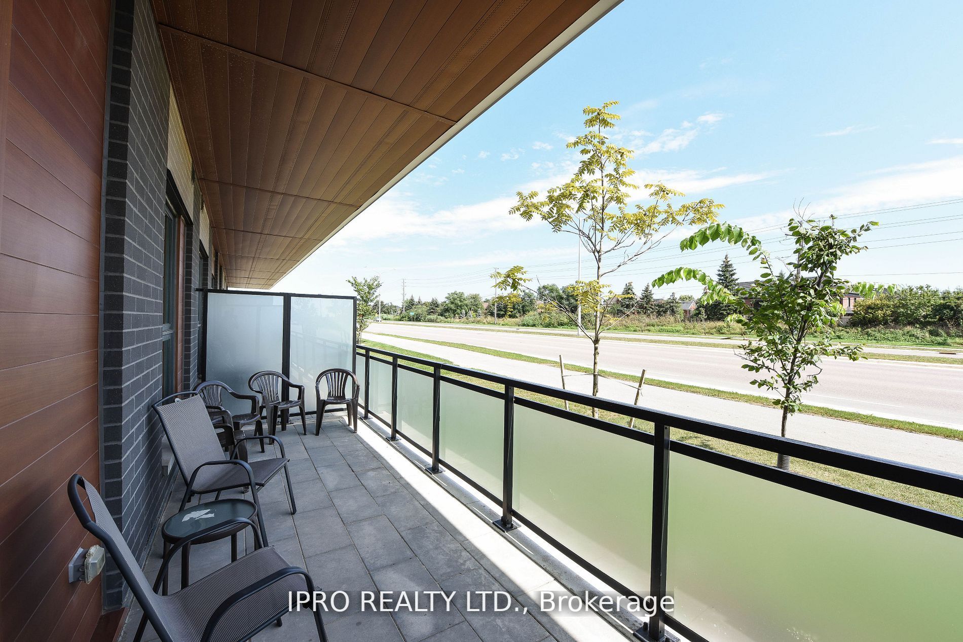 95 Dundas St W Street, #004