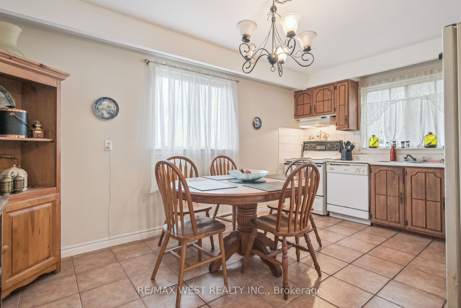 2859 Constable Road