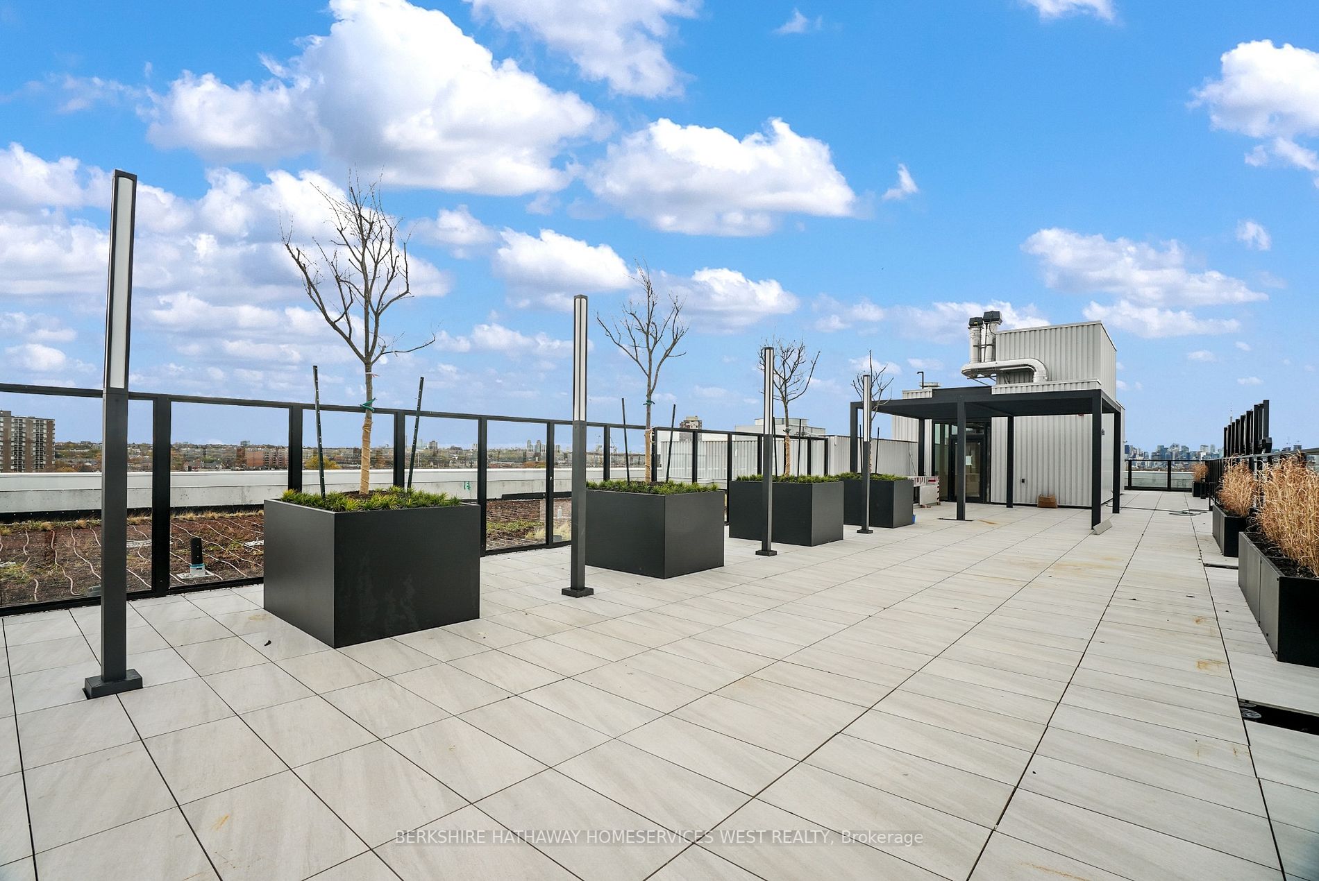 2720 Dundas St W, #302