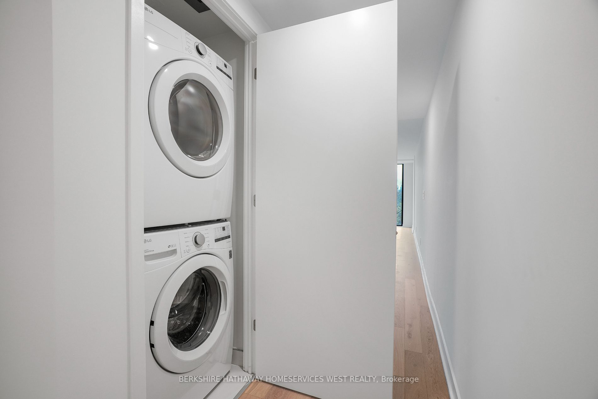 2720 Dundas St W, #302