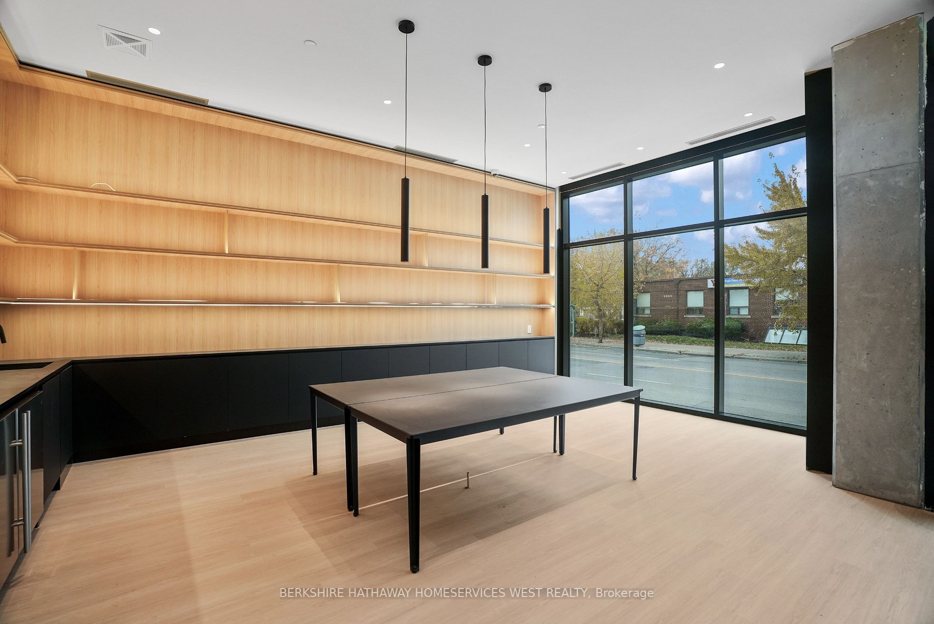 2720 Dundas St W, #302