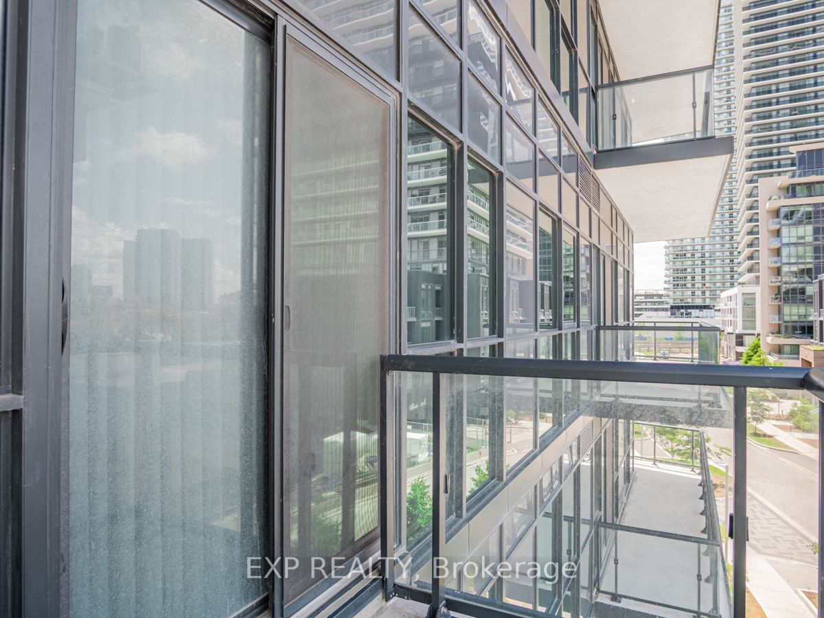 39 Annie Craig Dr, #406