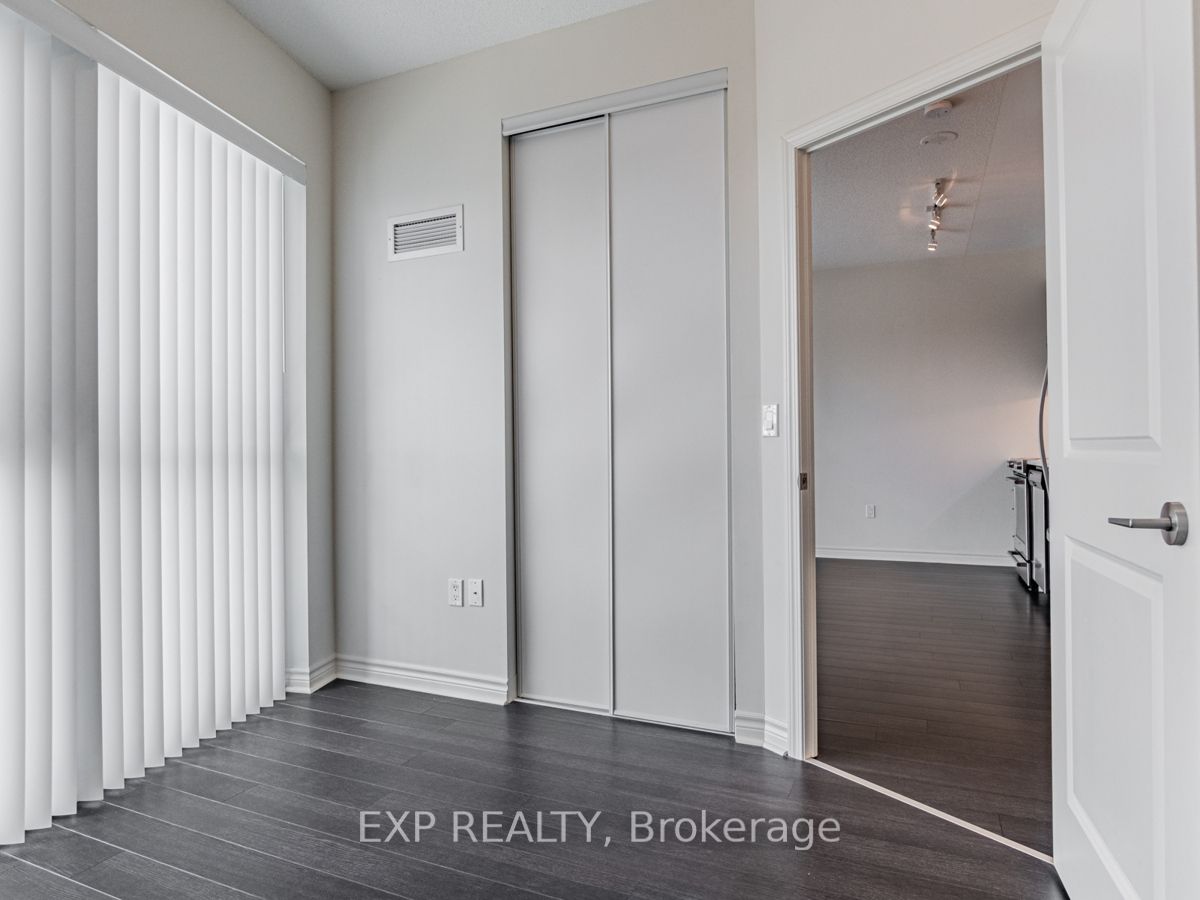 39 Annie Craig Dr, #406
