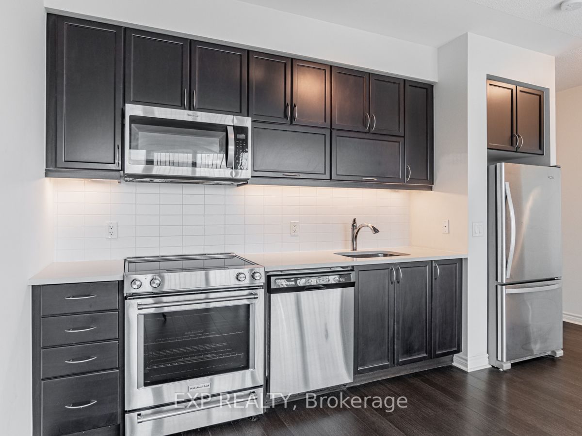 39 Annie Craig Dr, #406