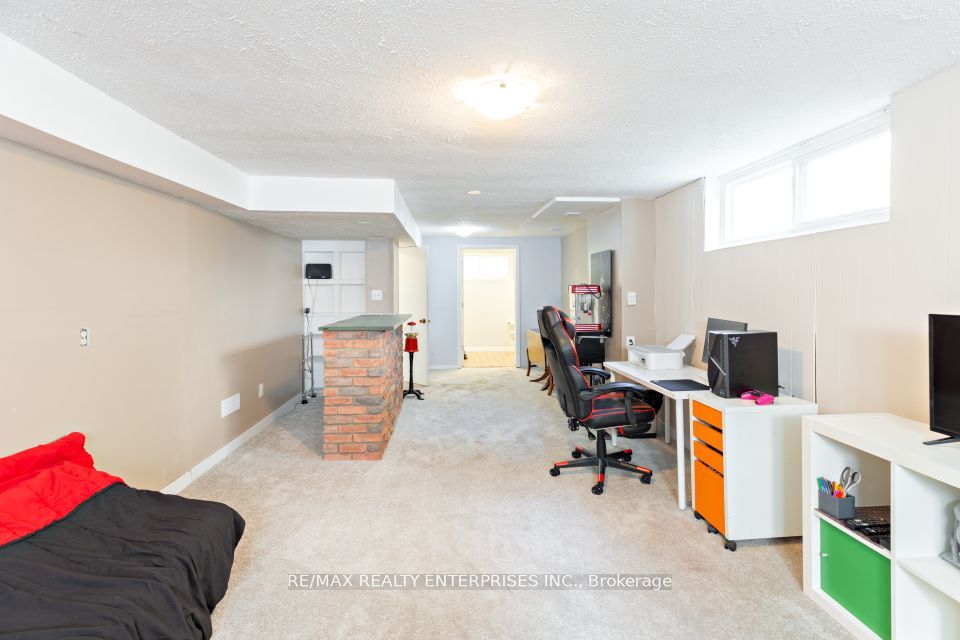 1496 Karenza Rd