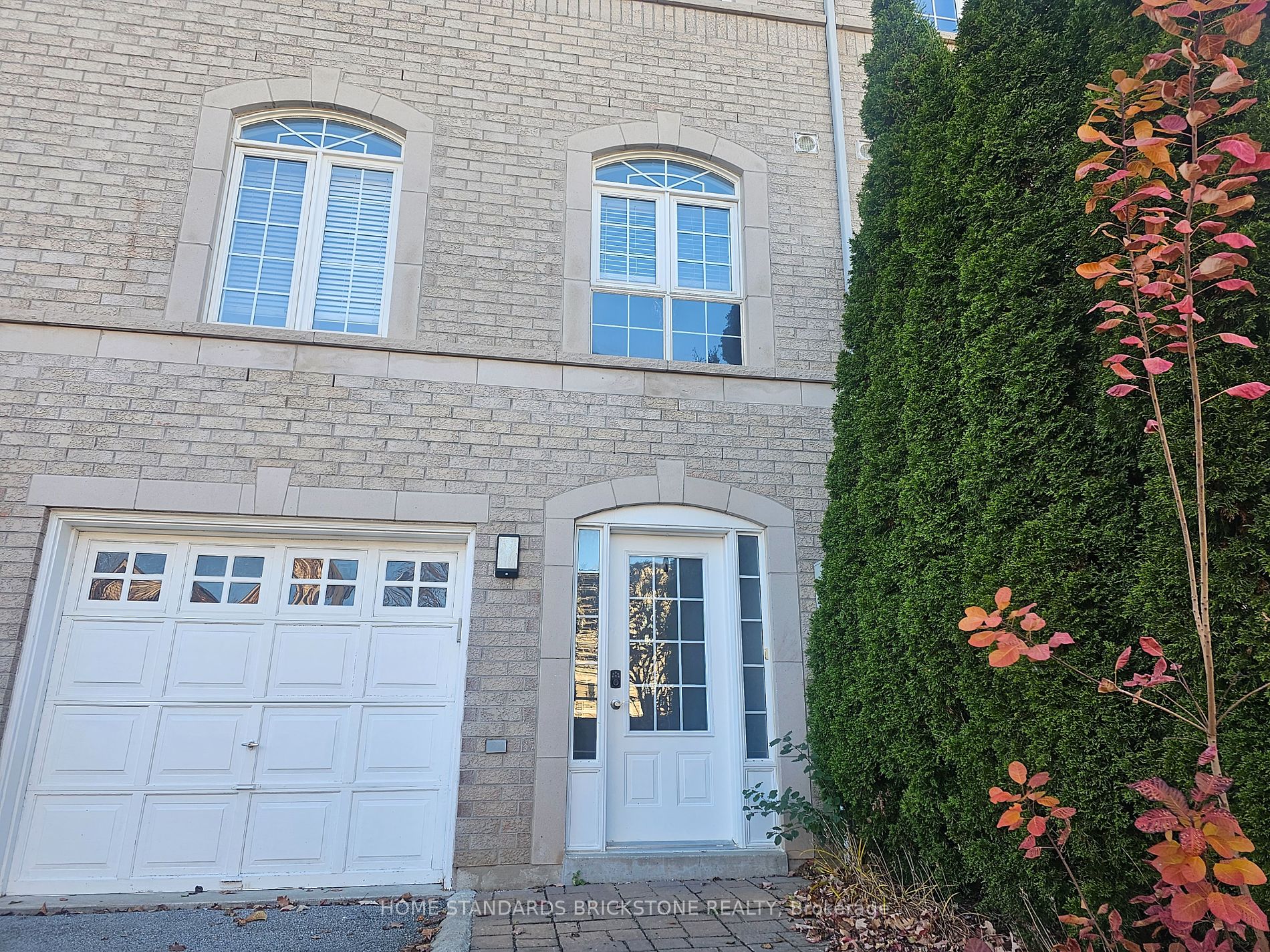 2317 Sutton Dr