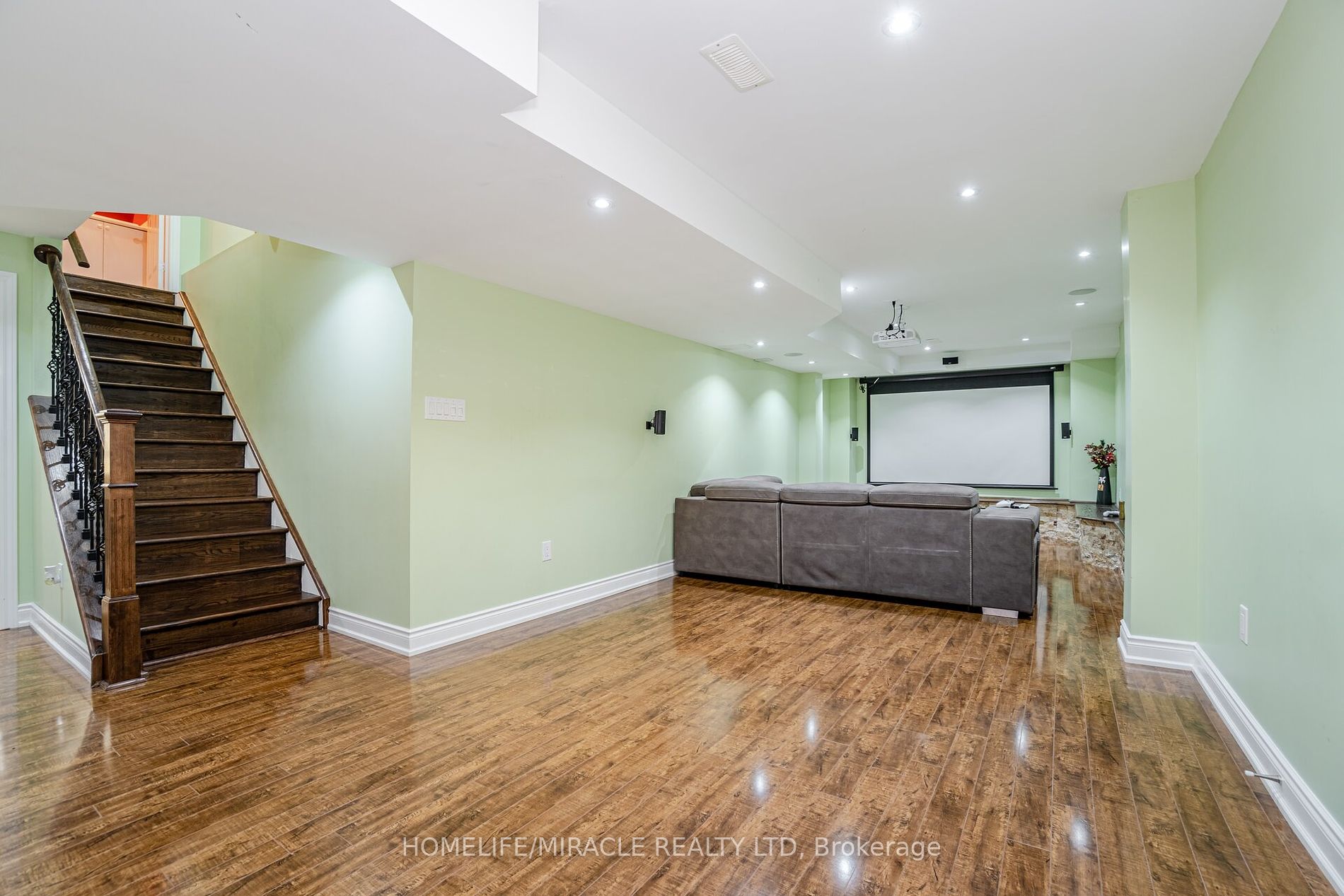2 Ripple Street