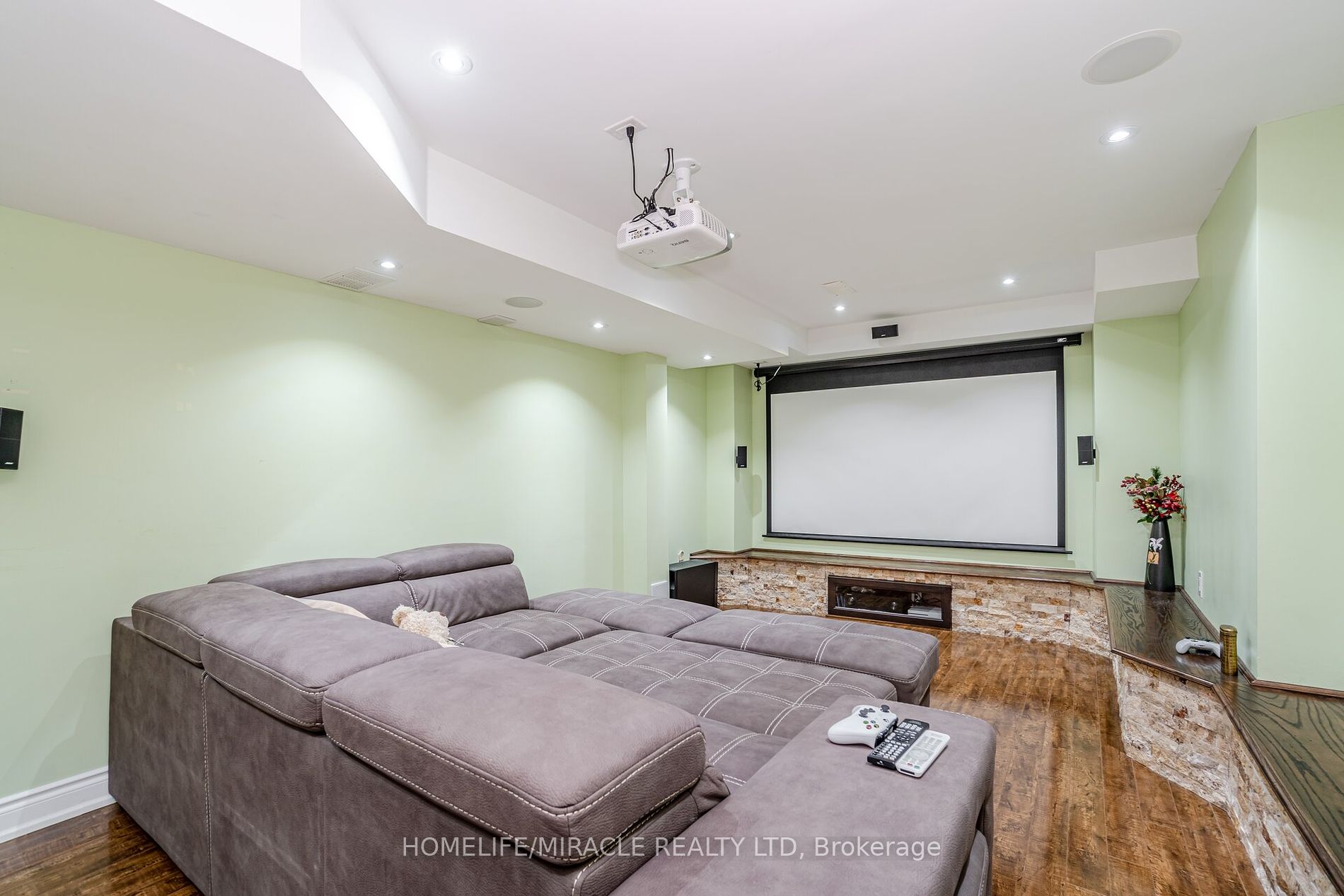 2 Ripple Street