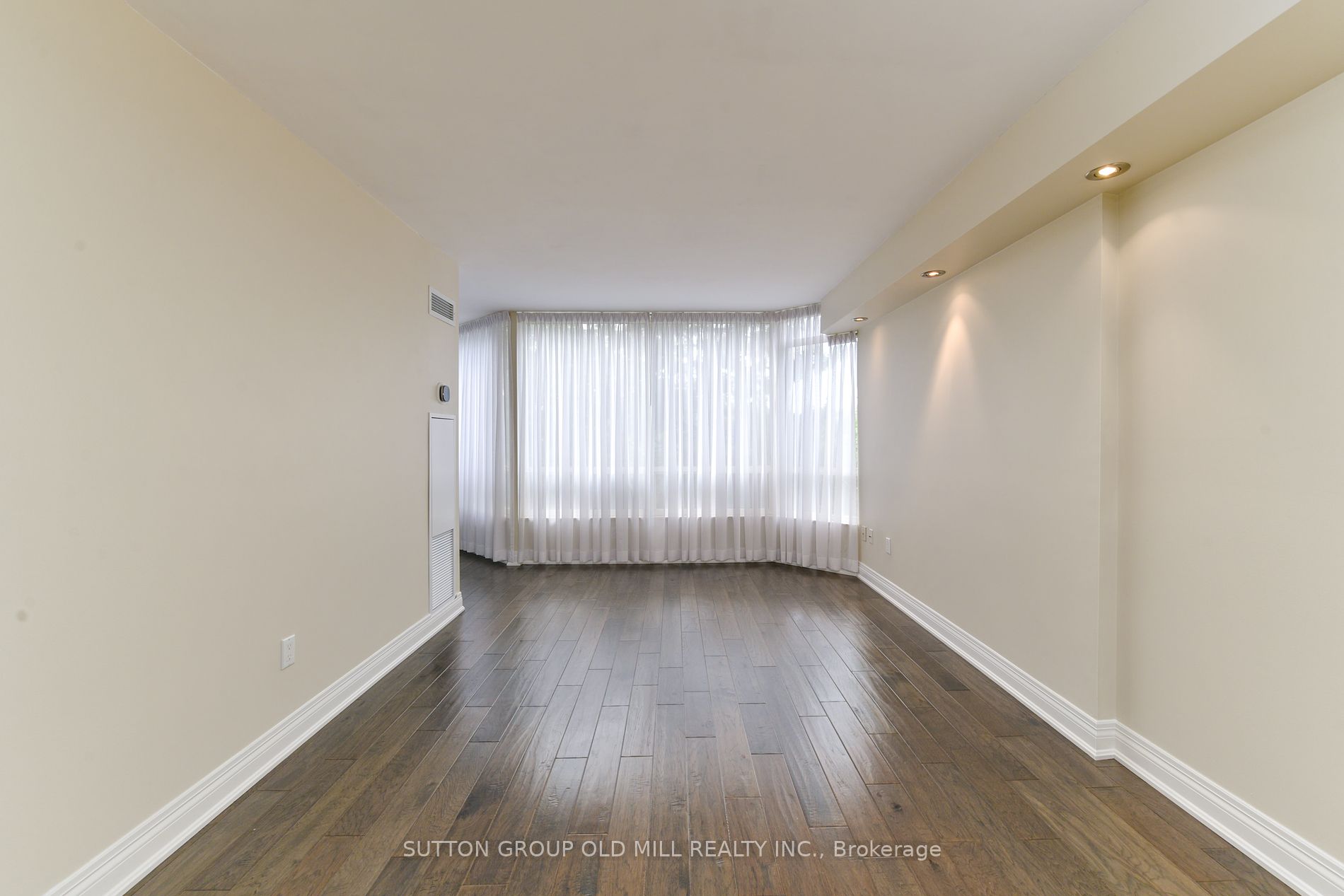 1320 Islington Ave, #405