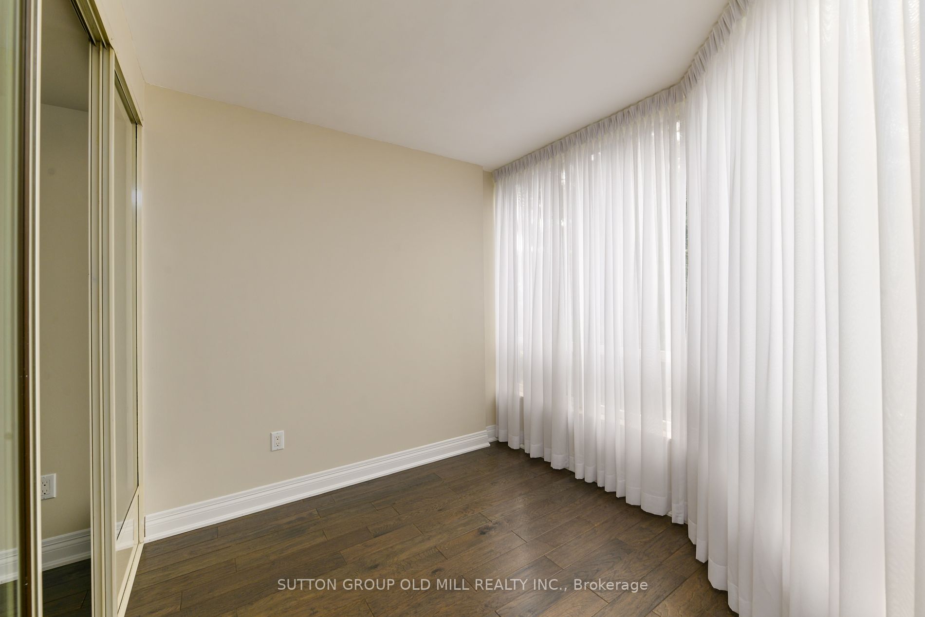 1320 Islington Ave, #405