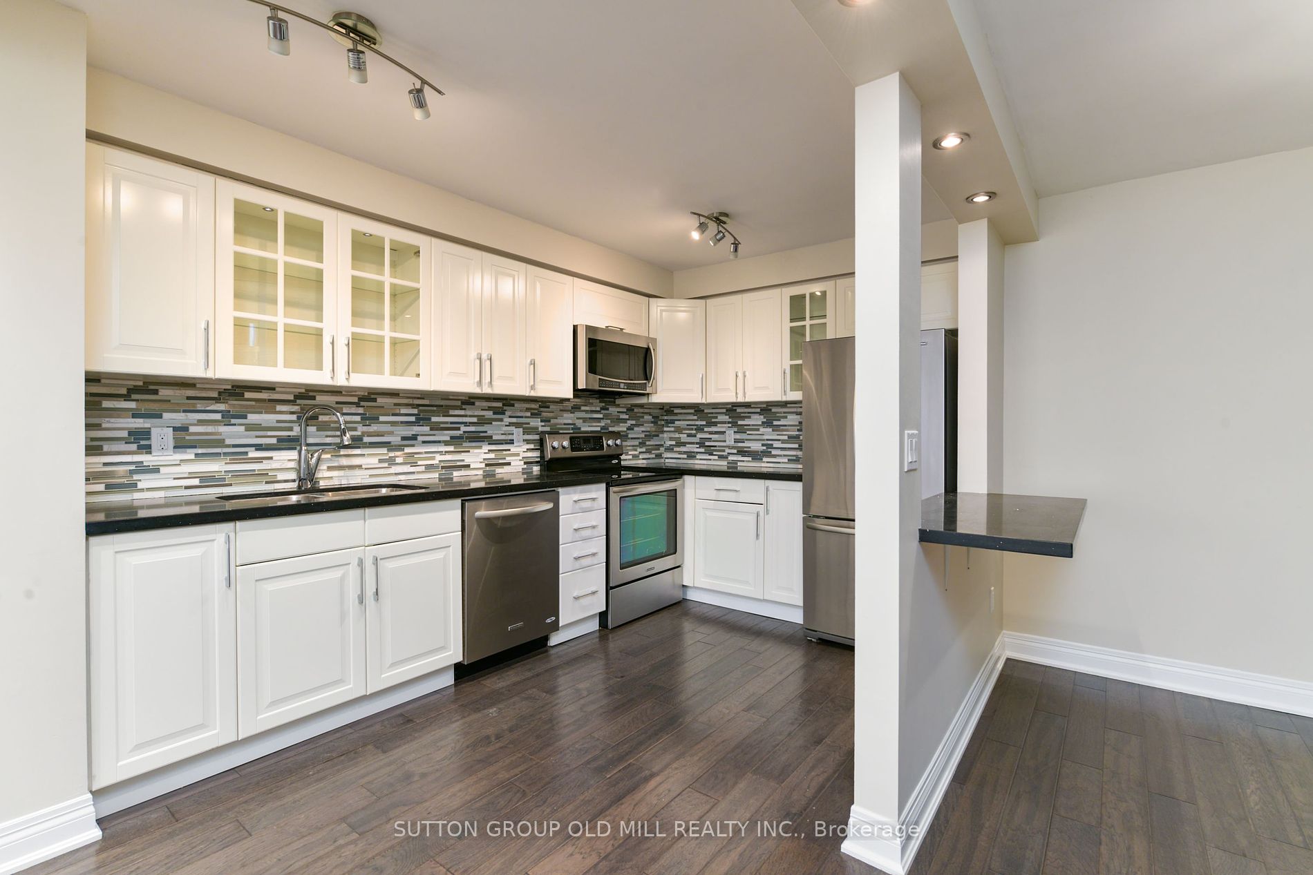 1320 Islington Ave, #405