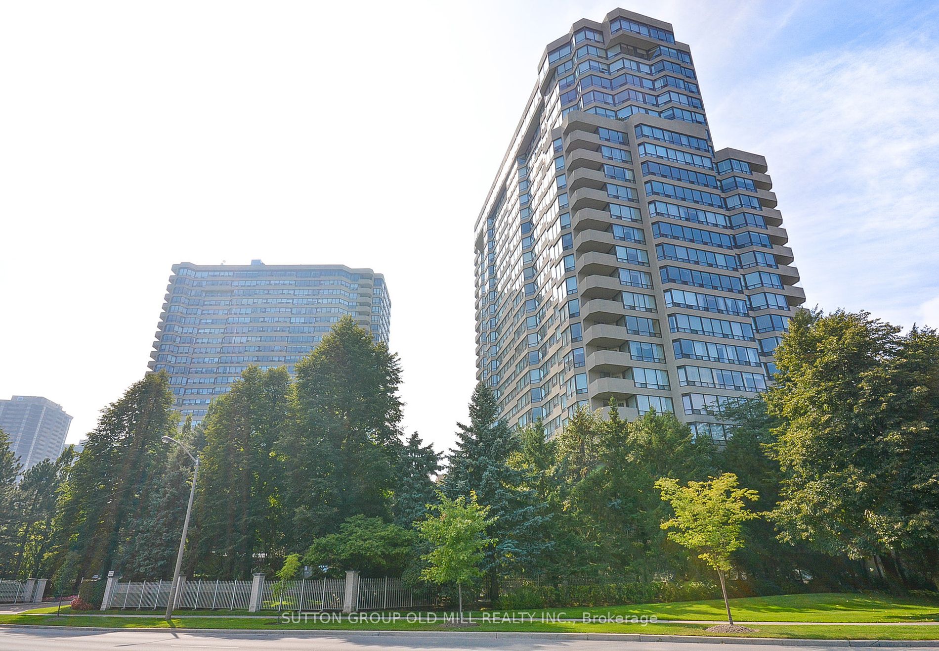 1320 Islington Ave, #405