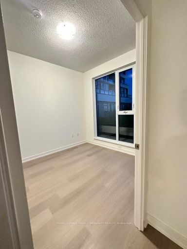 859 The Queensway, #207