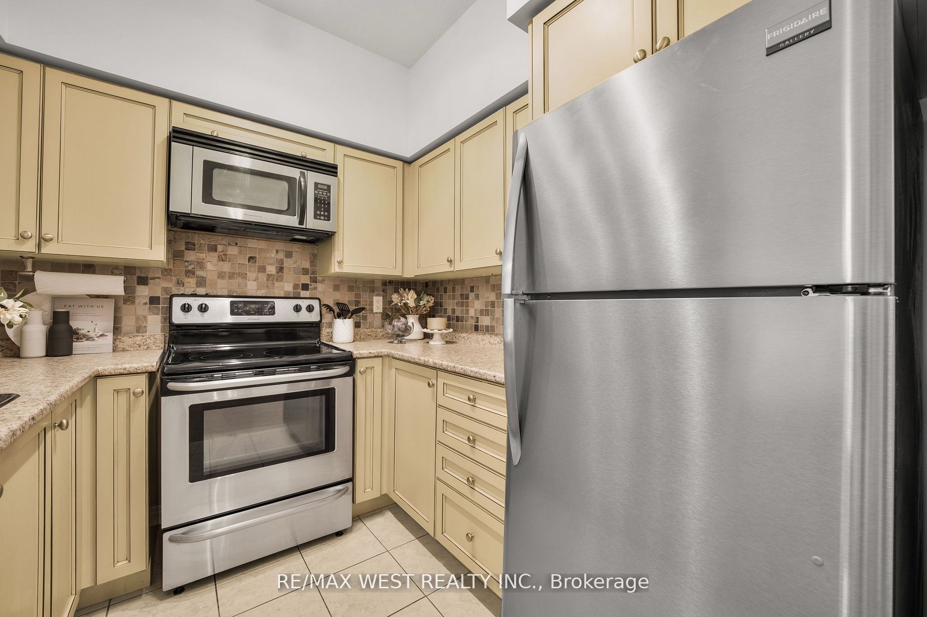 2772 Keele St, #804