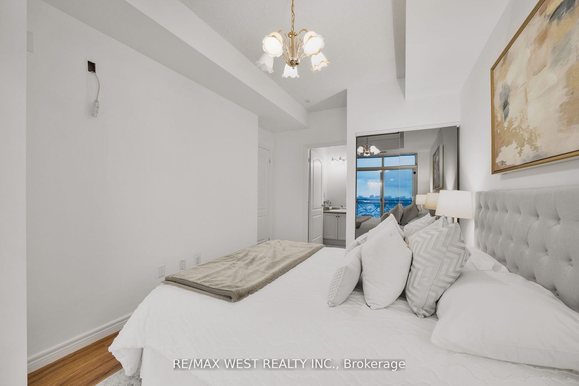 2772 Keele St, #804