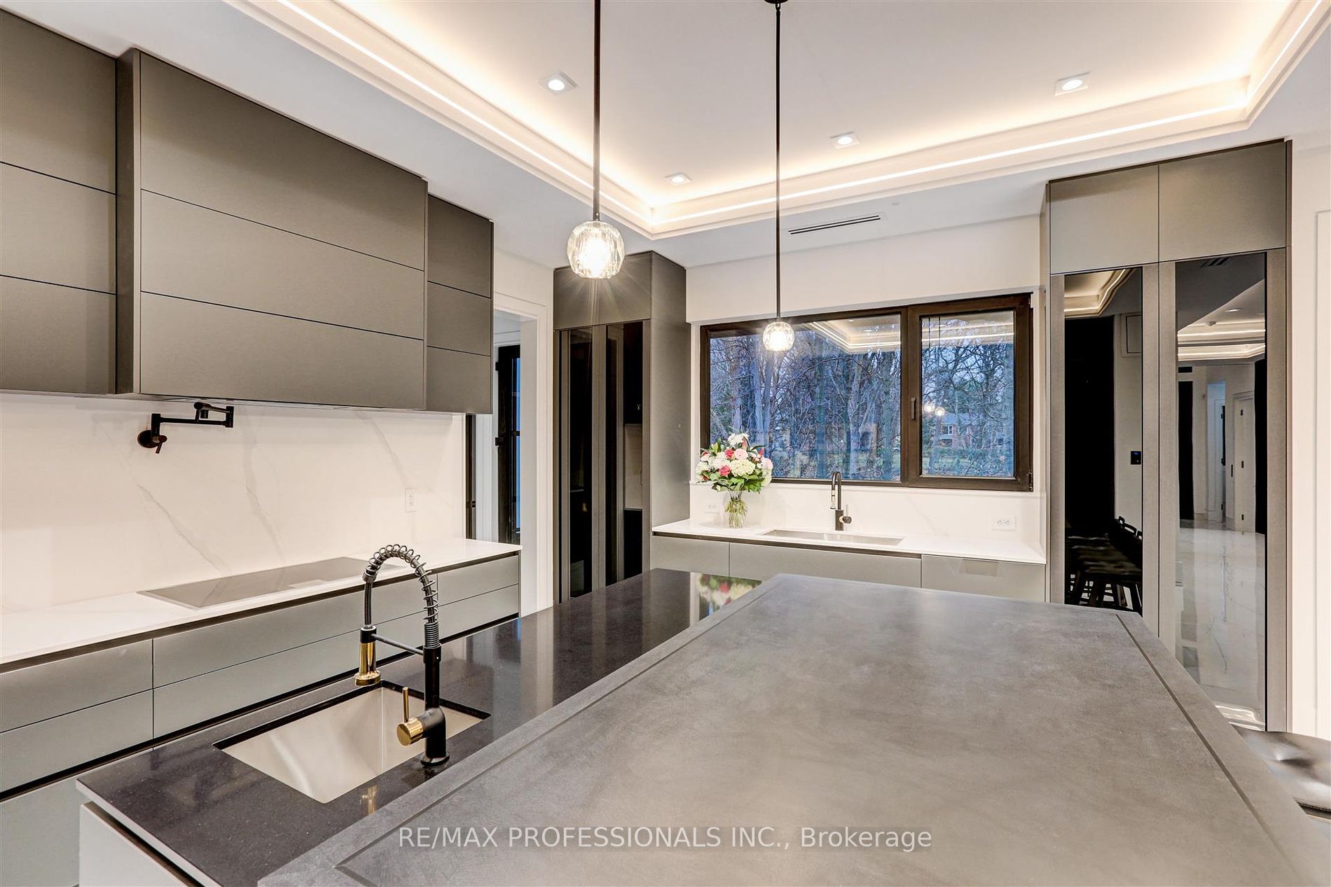 91 Valecrest Drive