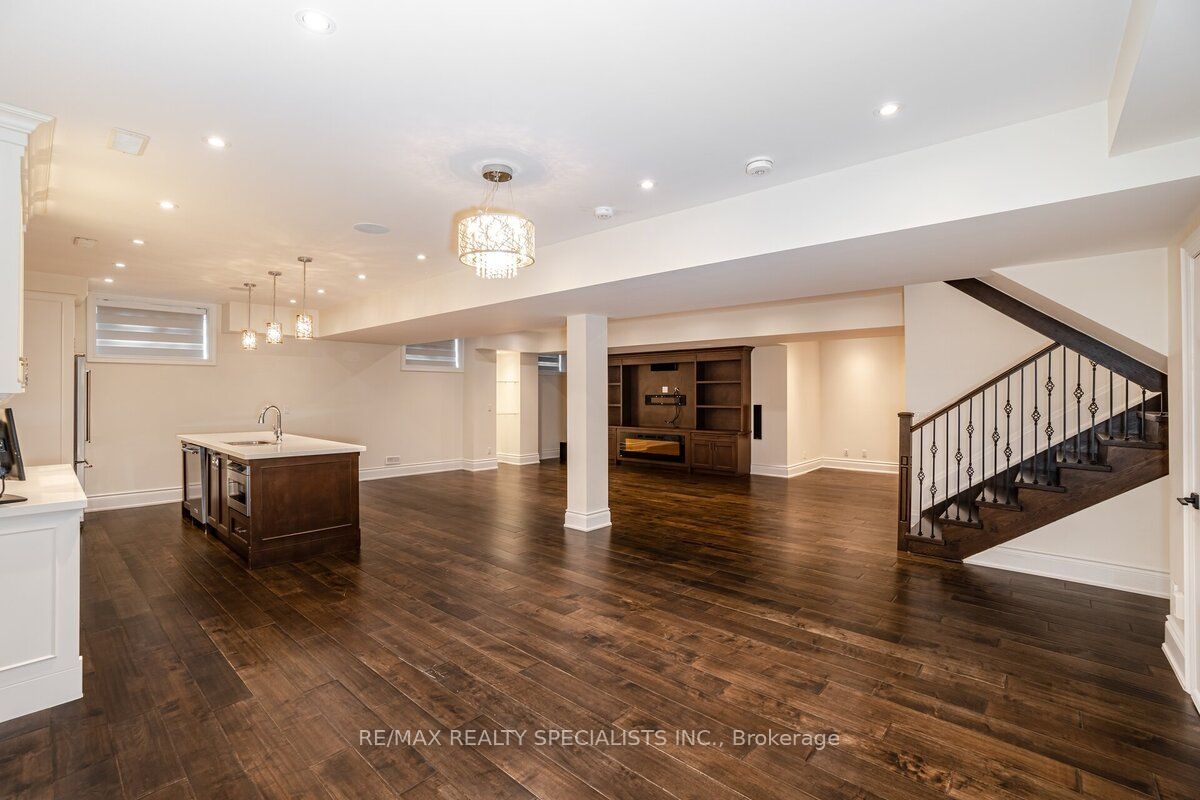 523 BROOKSIDE Drive