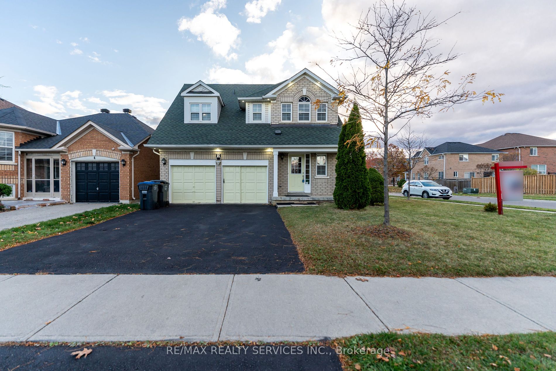 2 Clovercrest Dr
