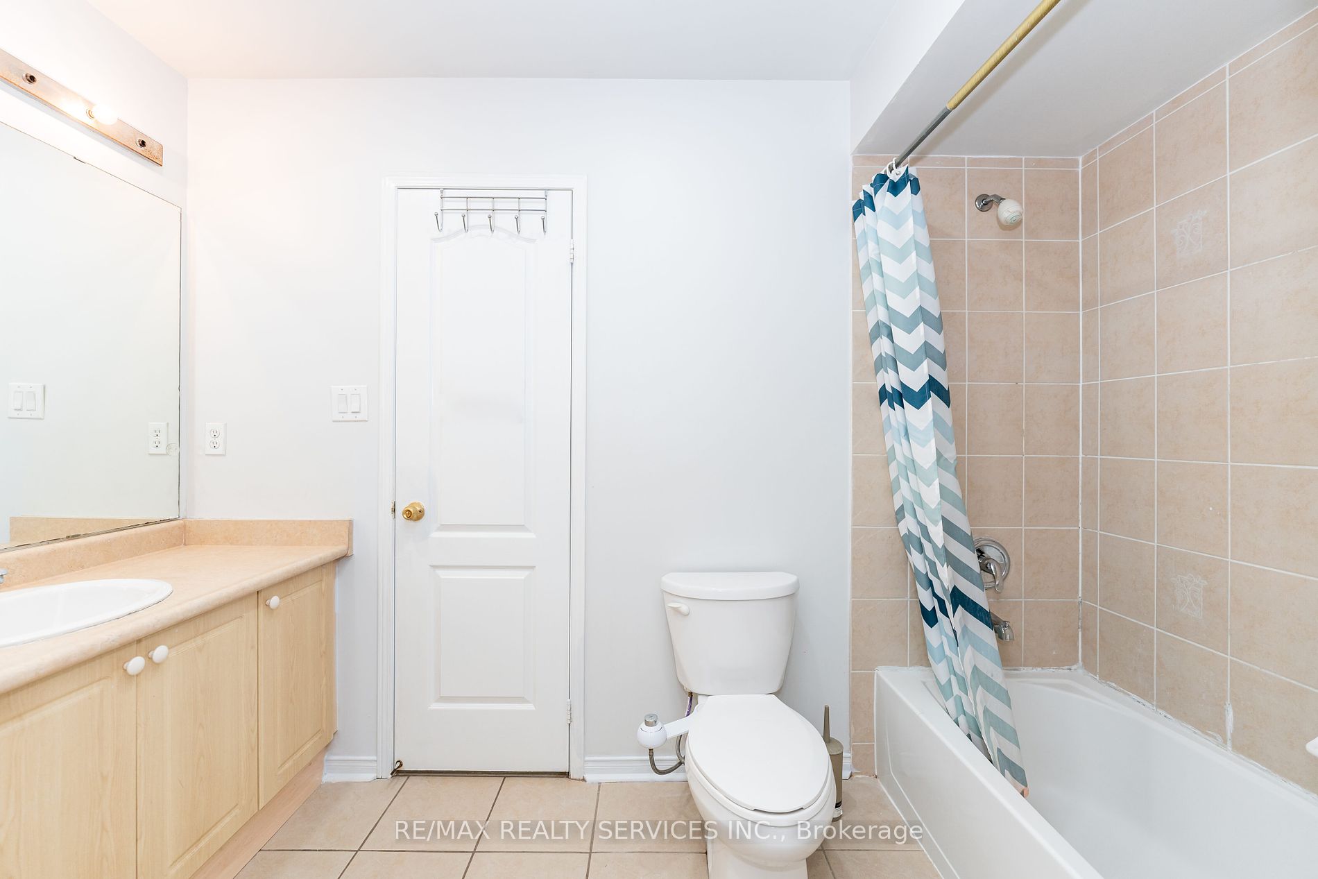 2 Clovercrest Dr