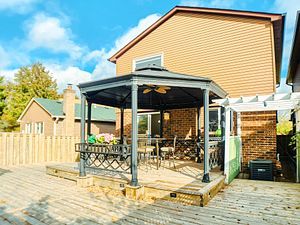 324 Woodlawn Cres