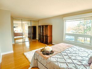324 Woodlawn Cres