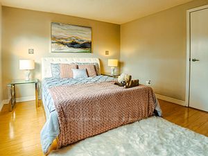 324 Woodlawn Cres