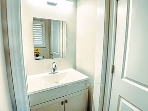 324 Woodlawn Cres