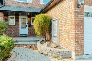 324 Woodlawn Cres