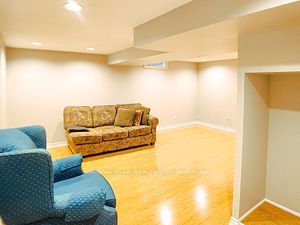 324 Woodlawn Cres