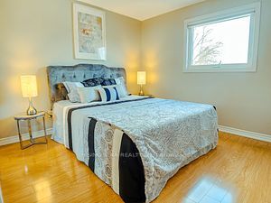 324 Woodlawn Cres