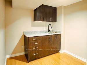 324 Woodlawn Cres
