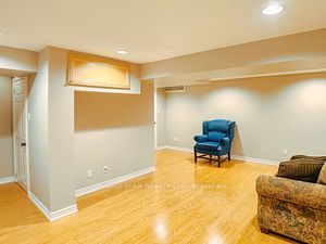 324 Woodlawn Cres