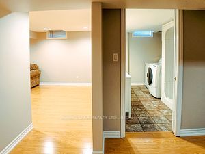324 Woodlawn Cres