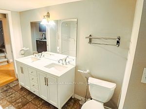 324 Woodlawn Cres