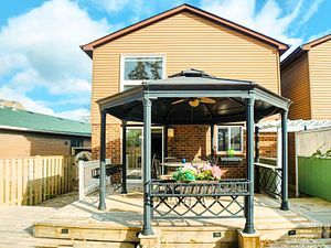 324 Woodlawn Cres